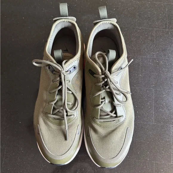 Woman’s Nike Air Max Sneakers Size 8.5 - Picture 2 of 5